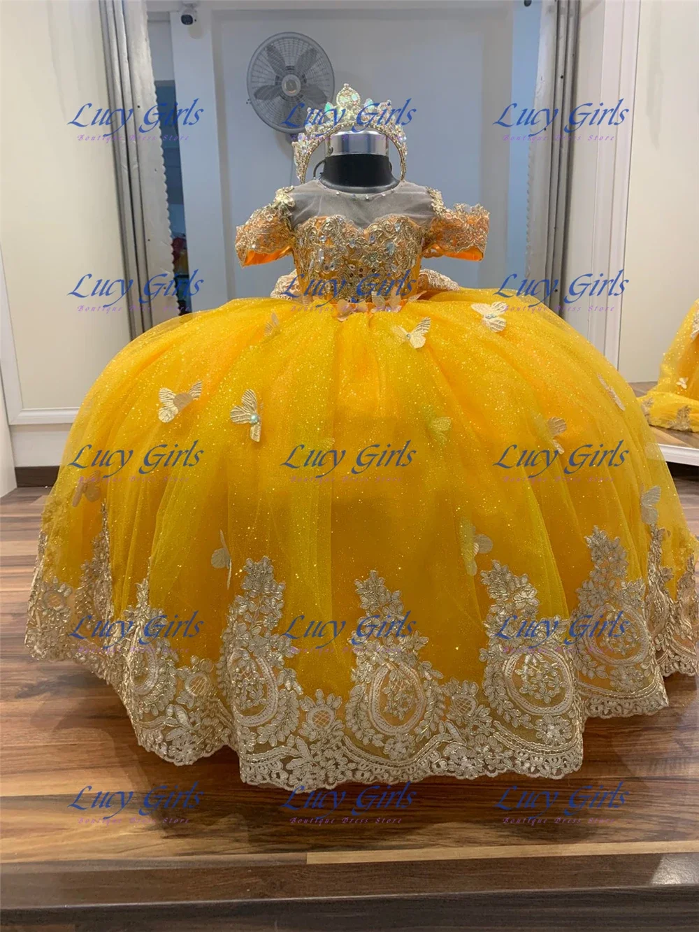 

Прекрасное платье с цветочным узором для девочек, качественное желтое тюлевое пышное свадебное платье с аппликацией в виде бабочки, платья маленькой принцессы для дня рождения