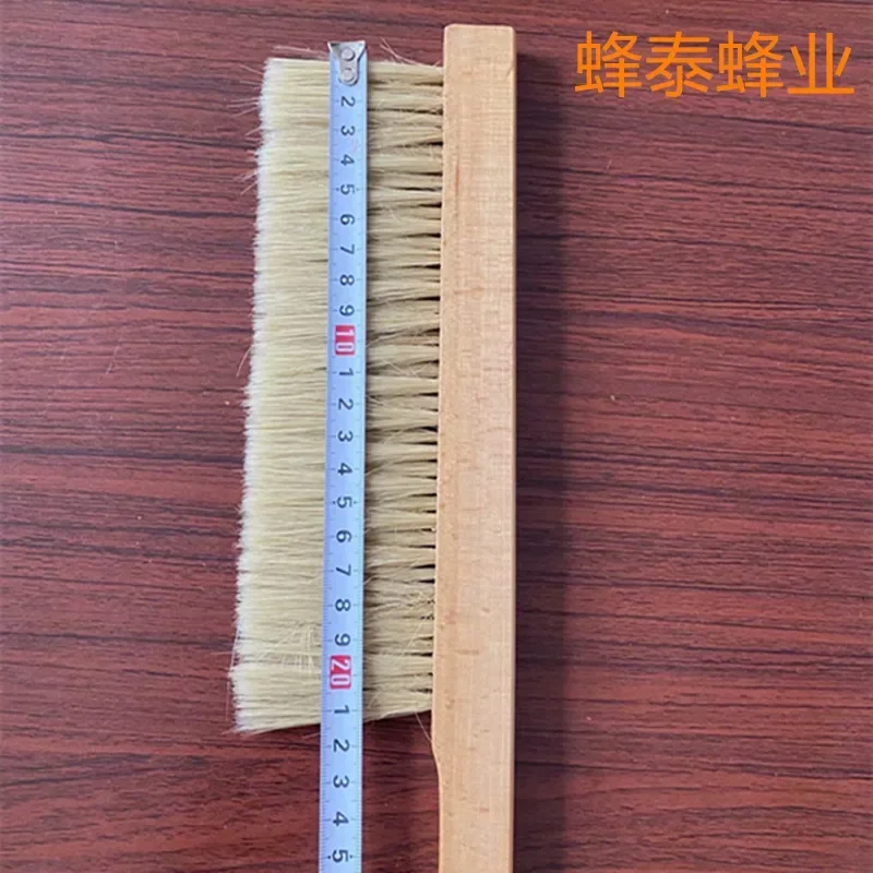 A Small Shaped Wooden Handle, Small Shaped Bristle, Double Row Beeswab