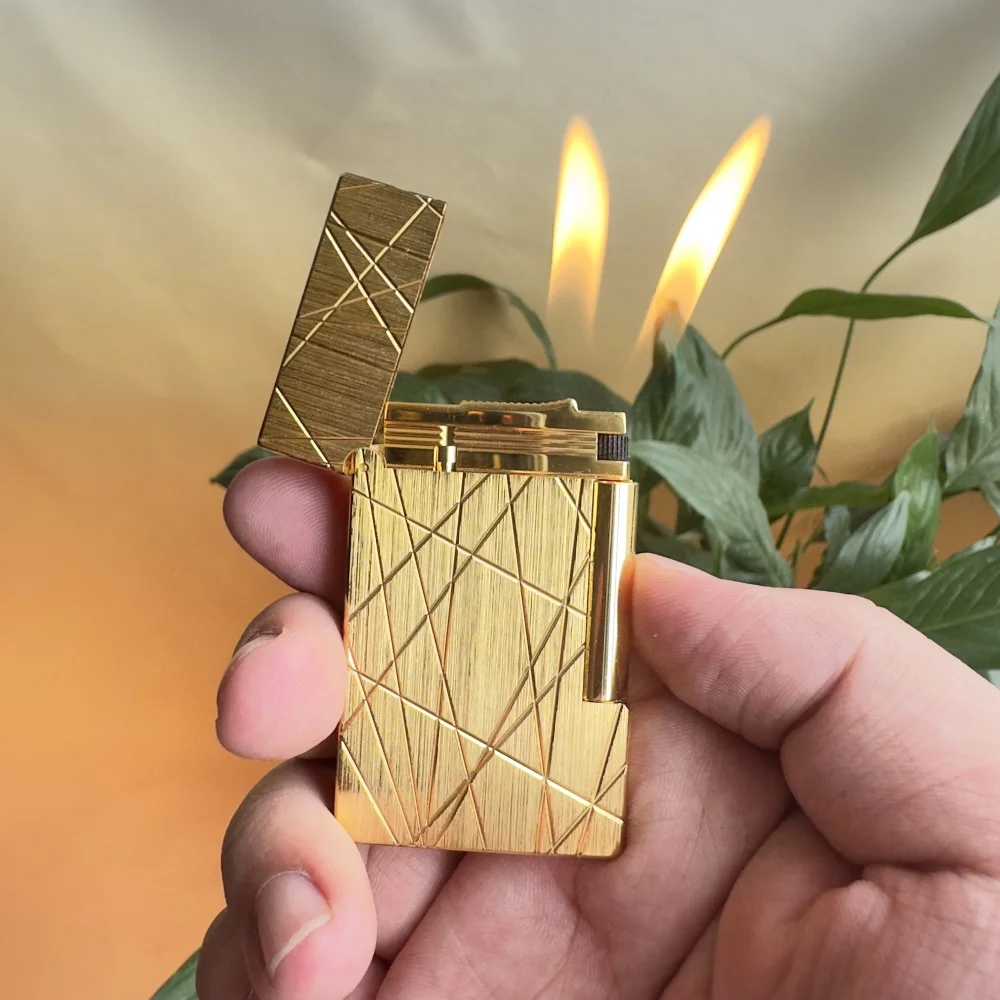 

Luxury pure copper custom lighter, loud and clear sound, a perfect gift for men, comes with a set of custom accessories.