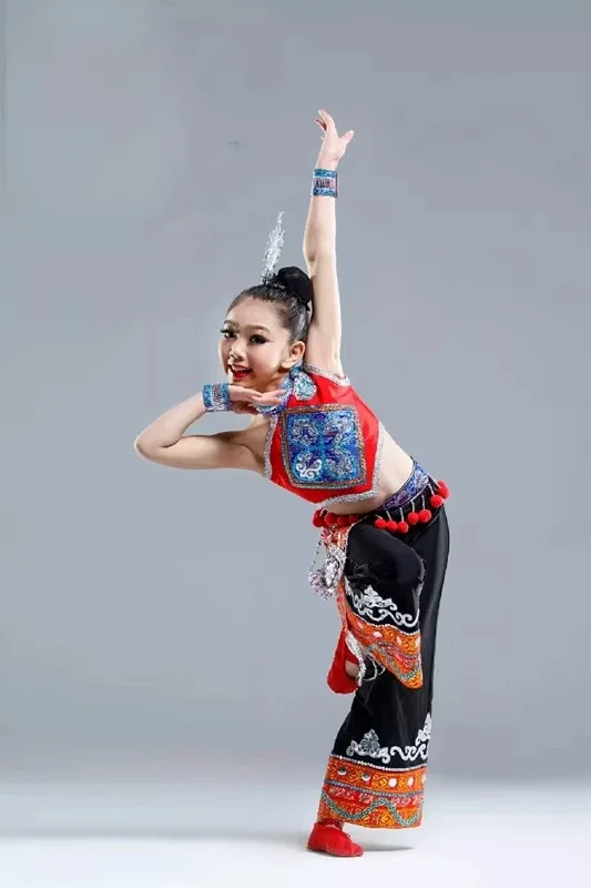 

Детские костюмы для выступлений Мяо, костюмы для выступлений Чжуан и Тицзя, новые костюмы для девочек в сценическом наряде