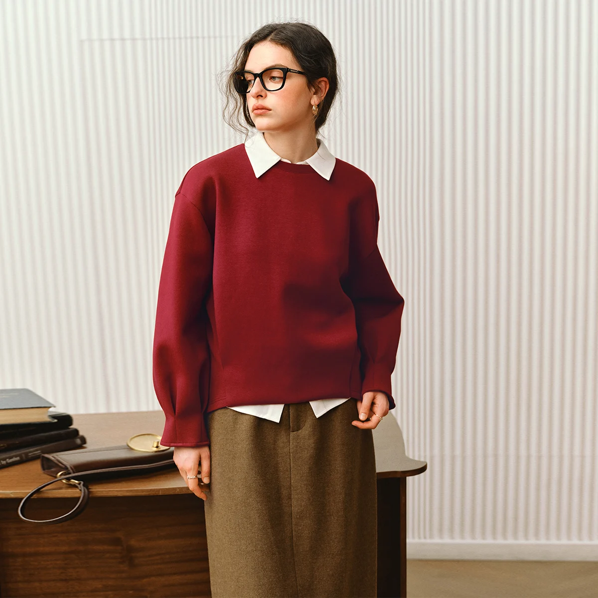 OLrain Women's Sweatshirts French Back Bow Design Sweater 2025 Autumn O-neck Long Sleeve Pullovers Solid Knit Tops O57QR001290