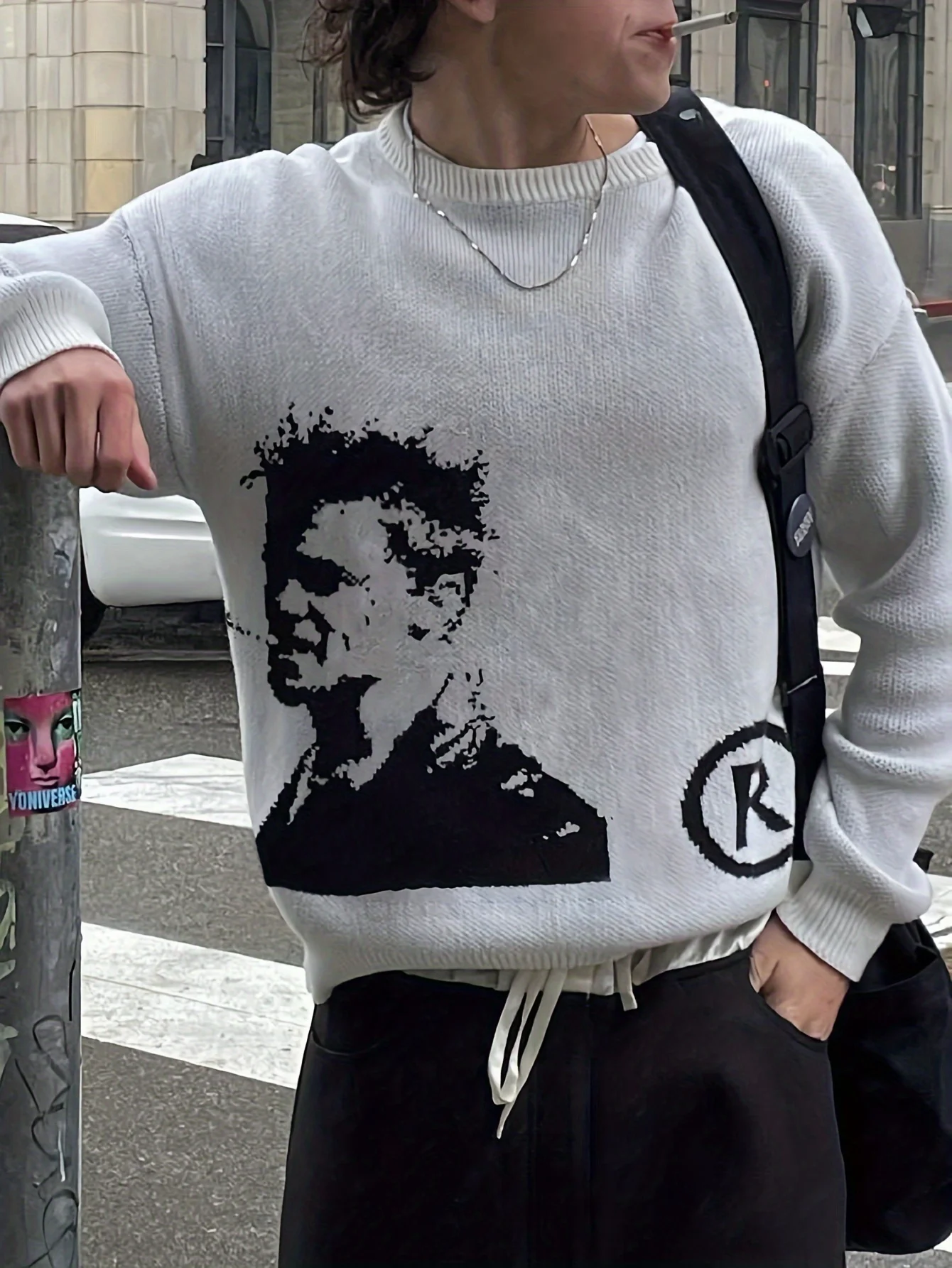Maglione da uomo in maglia jacquard con lettera ritratto stile college, vestibilità ampia, pullover con spalle scoperte, girocollo, casual streetwear