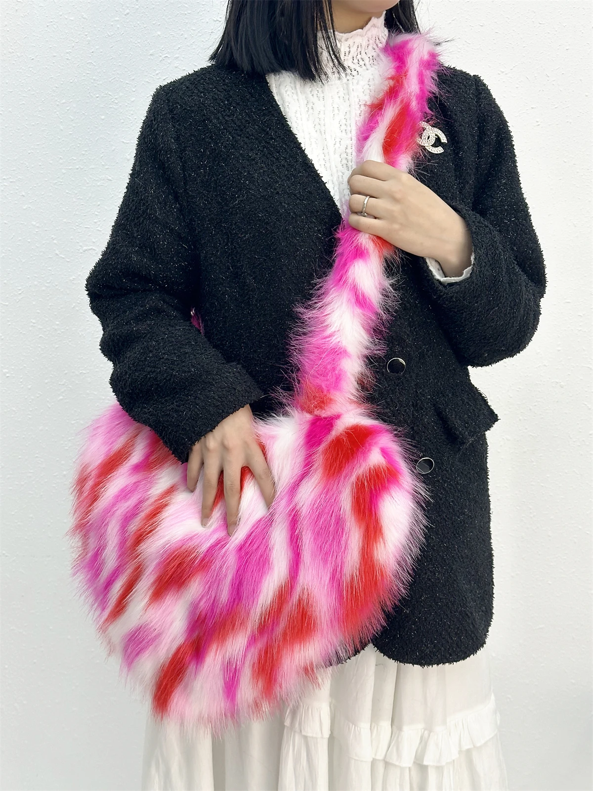 ขนสัตว์ธรรมชาติ Faux-Ever มองโกเลีย Furry Fur รูปหัวใจขนาดใหญ่ Tote กระเป๋าสําหรับกระเป๋าถือผู้หญิงยาวไหล่สายรัดขนสัตว์