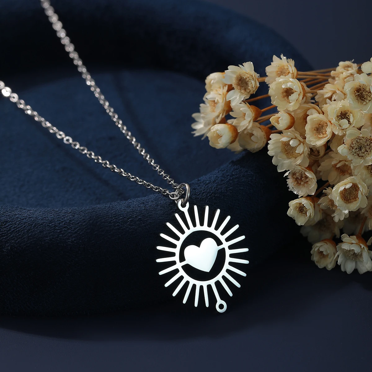Kinitial Edelstahl-Halskette mit Liebesherz-Anhänger für Frauen, korrodierte Stern-Geometrie-Halskette, Party-Schmuck, Geburtstagsgeschenke