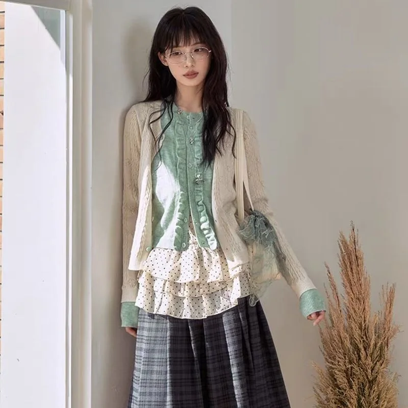 

Корейский нежный стиль, искусственный двухсекционный вязаный кардиган для женщин, ранняя осень 2023, новый стиль Pure Desire, тонкий топ с длинными рукавами