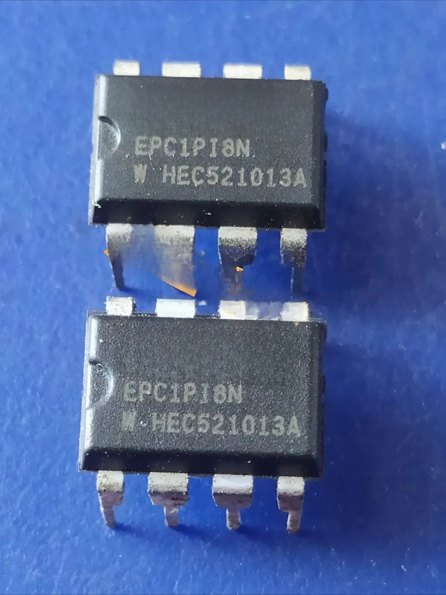 EPC1PI8N EPC1PC8 Through-hole Blank Chip - Brand New Original