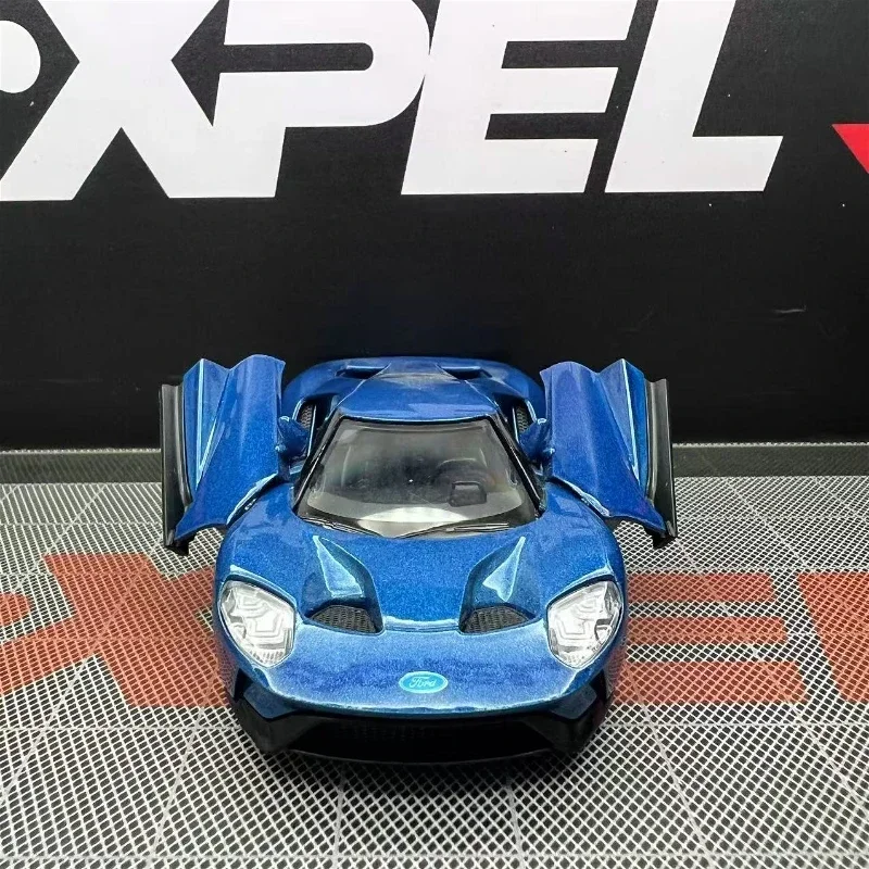 1:36 FORD GT voiture de sport modèle de voiture en alliage moulé sous pression et véhicule jouet modèle de voiture de Simulation en métal retirer Collection jouet pour enfants