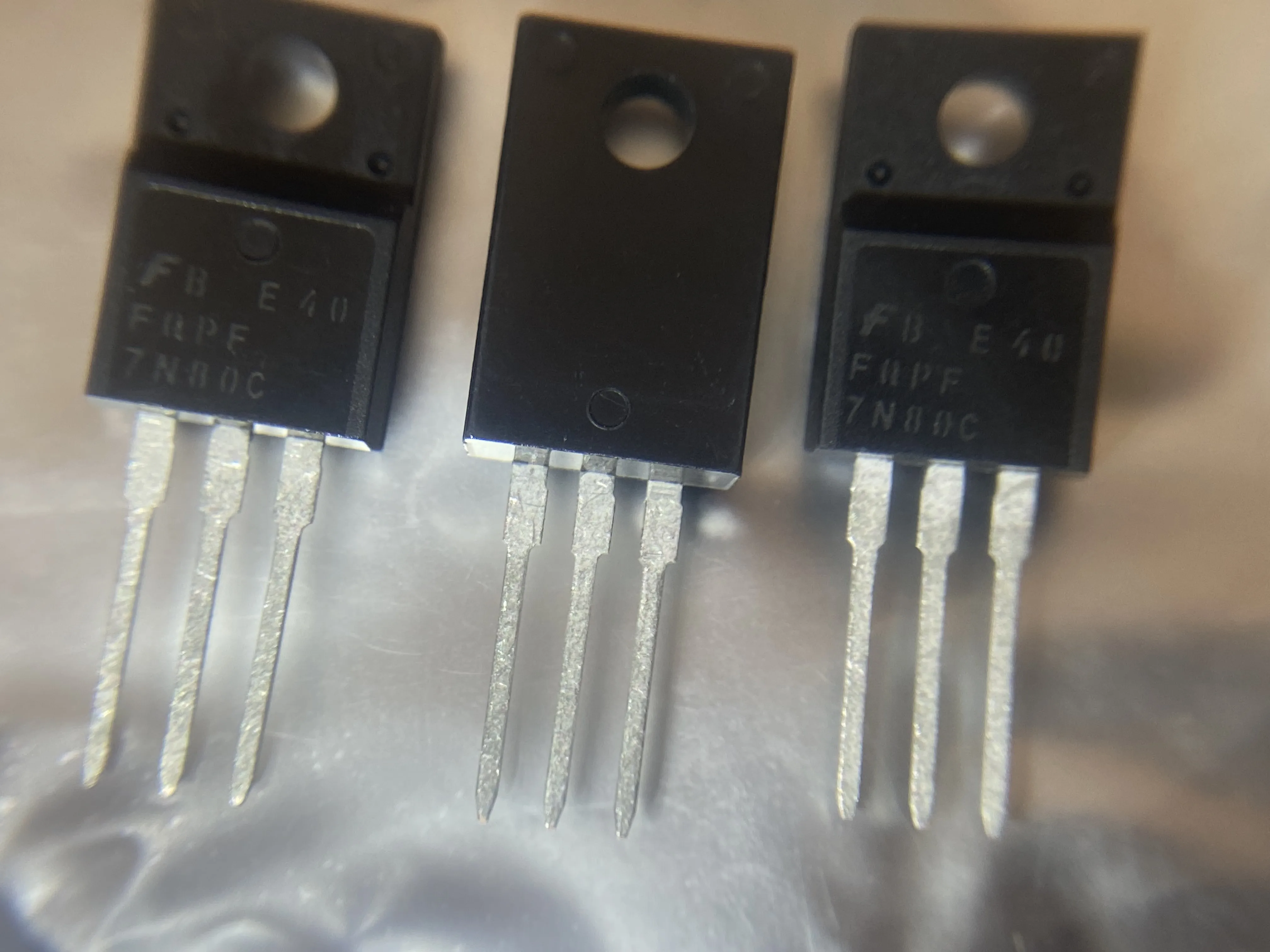 

3pcs/lot New Original be of great Quality FQPF7N80C Power Field-Effect Transistor 6.6A, 800V, 1.9ohm, N-Channel, MOSFET, TO-220