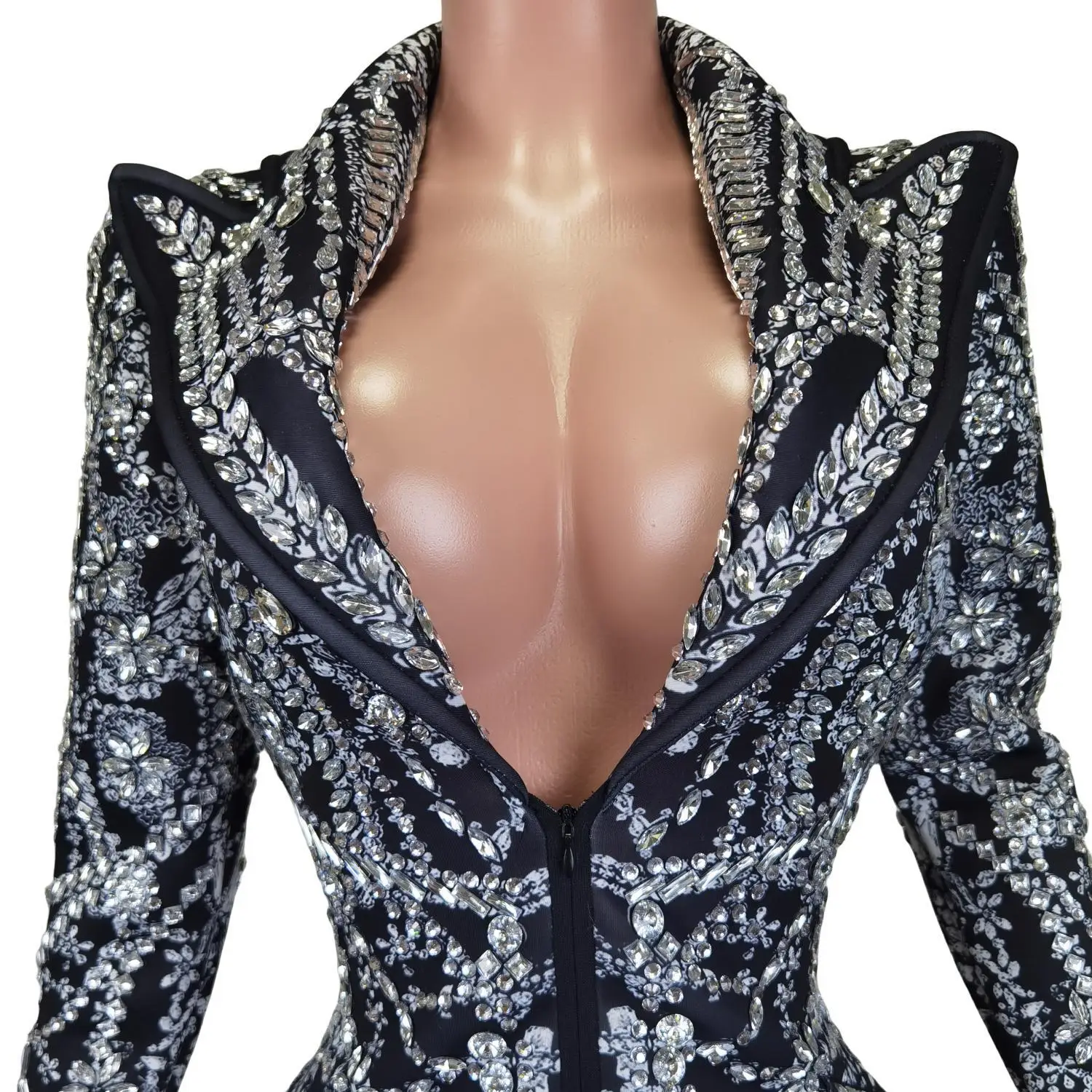 Sexy Black Deep V Tassel Crystal Suit Jacket Stage Performance Dance Costumes Women Party Club Blazer Coats 2024 Zuanshixizhuang