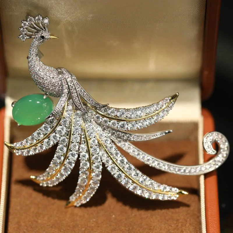 New Emerald Peacock Brooch High-end Niche Design Fashion Jewelry Pin Accessories