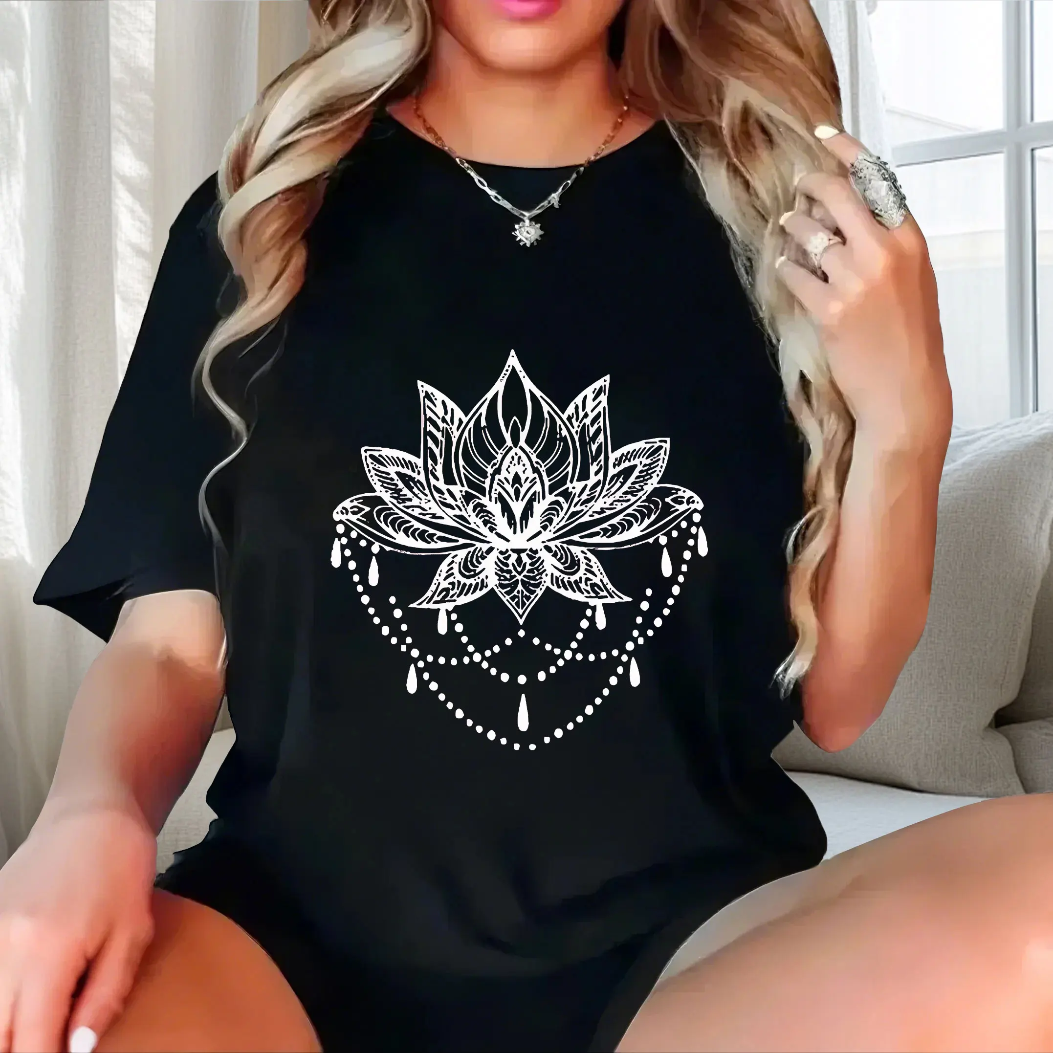

Line lotus pattern print plus size Ladies' casual short sleeved T-shirt black