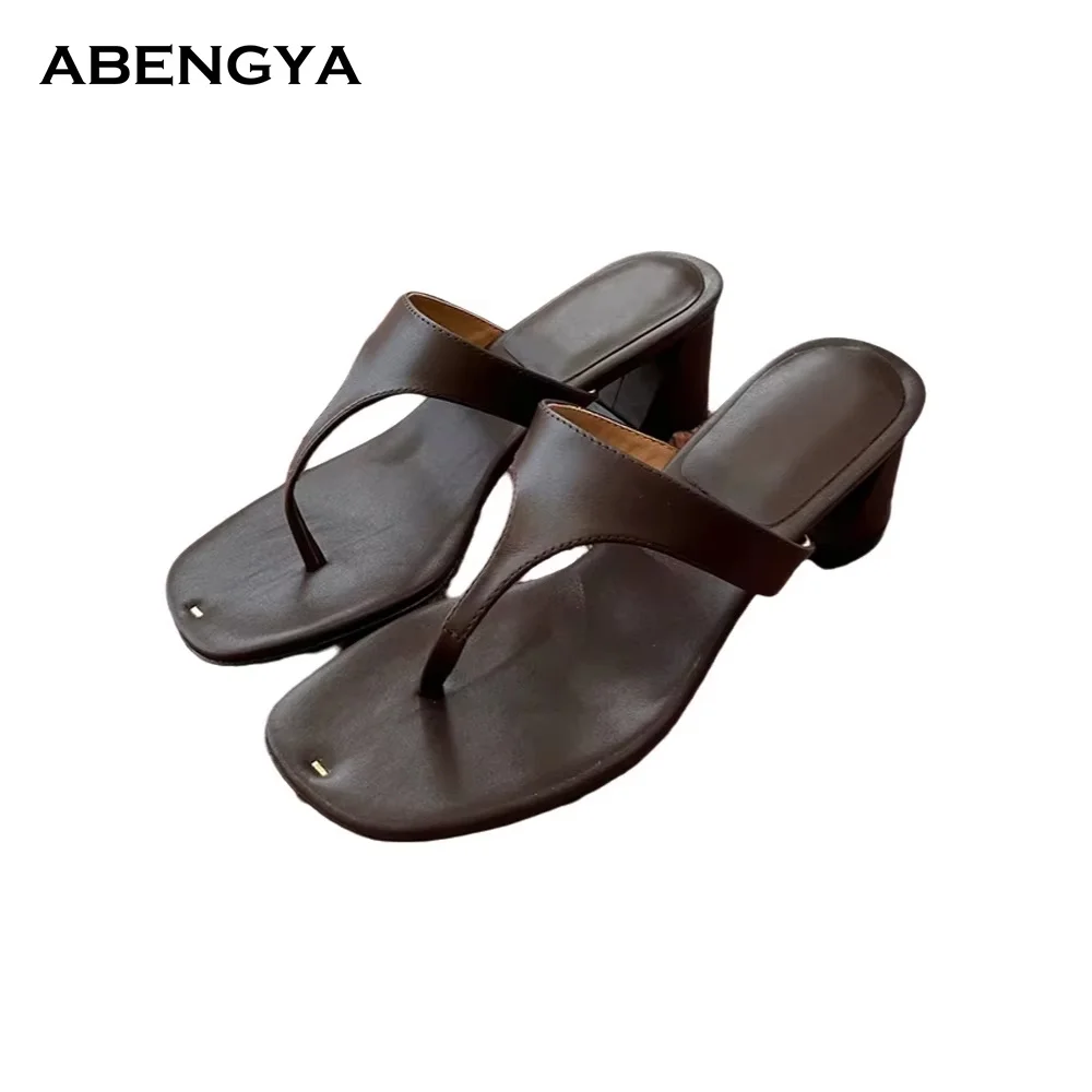 Summer New Leather Flip Flops Slippers Women Round Toe Chunky Heel Dress Slides Designer Casual Party Beach Walking Shoes Women