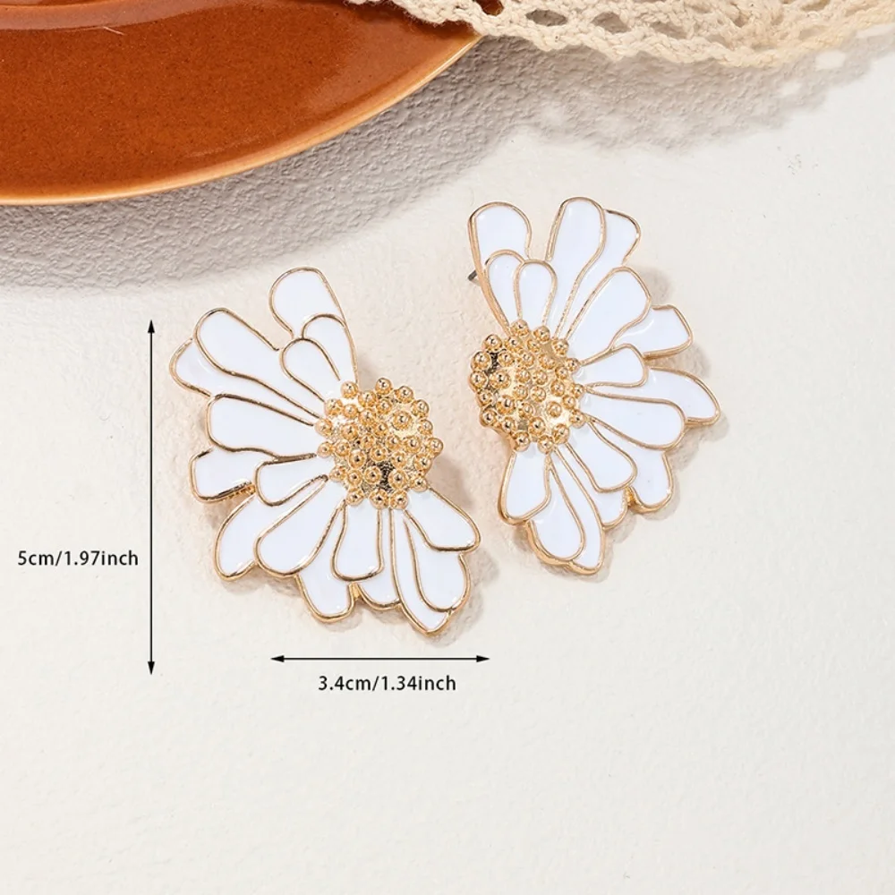 Vintage enamel petal stud earrings are suitable for women\'s everyday & vacation wear