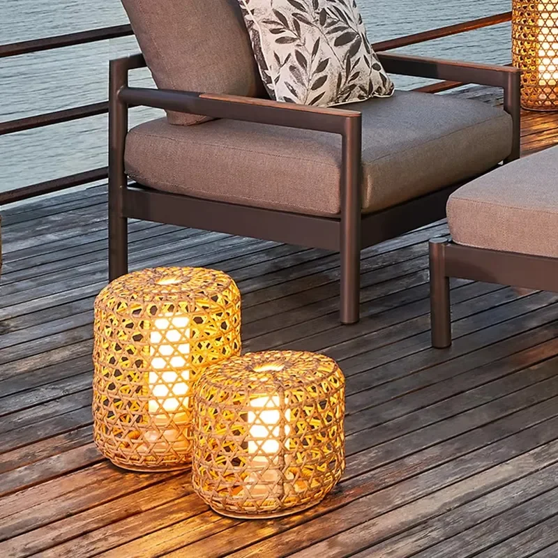 Retro Outdoor Landscape Lamp for Garden or Villa Other Outdoor Furniture Solar Powered Garden Lights