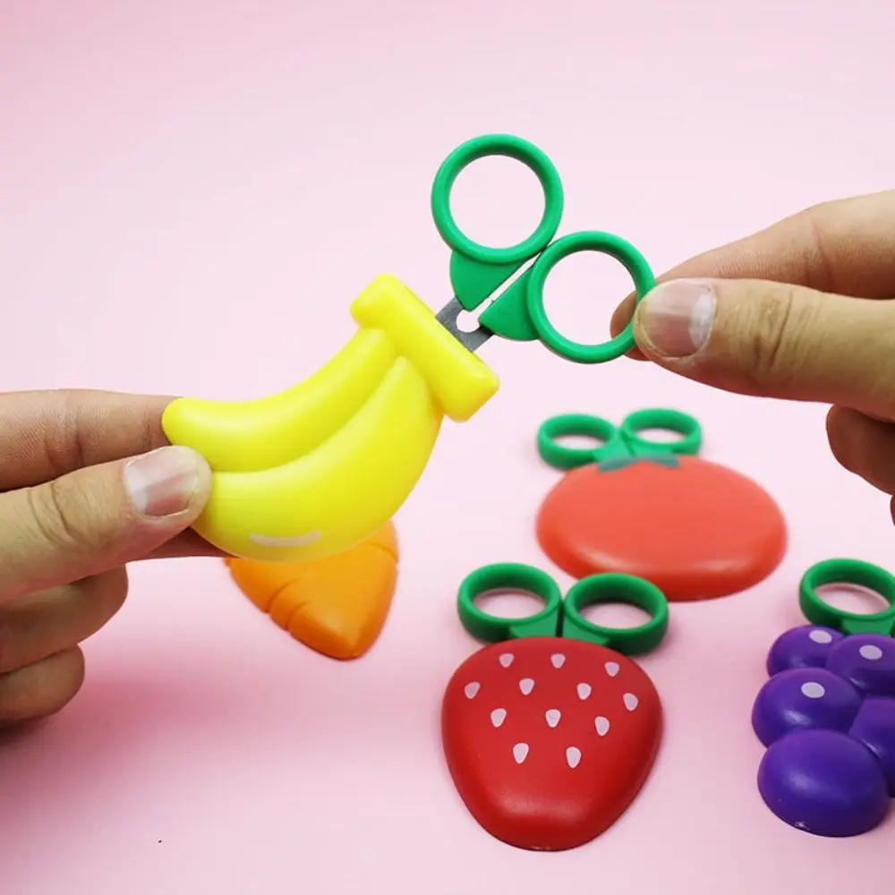 1Pcs Magnetic Cartoon Fruit Scissors Children's Grape Safe Mini Scissor Banana Carrot Shape Paper Cutter Stationery Student