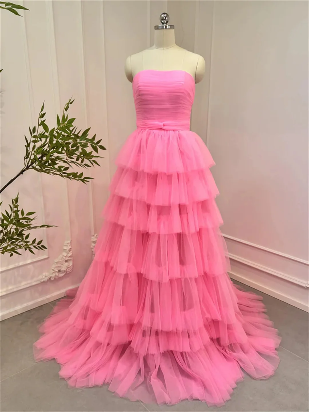 

Luxury Tulle Strapless Prom Dresses Tiered Pleats Ruffles A-line Backless Plain Elegant Girl's Pageant Dress Formal Evening Gown
