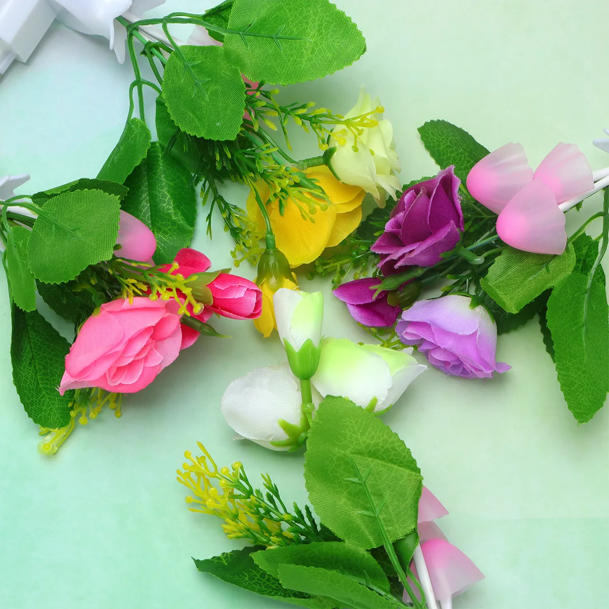 kit-4-luminarias-led-noturnas-coloridas-em-formato-de-cogumelo-e-rosa-com-sensor-de-luz-para-quarto-banheiro-corredor-e-escada-economia-de-energia