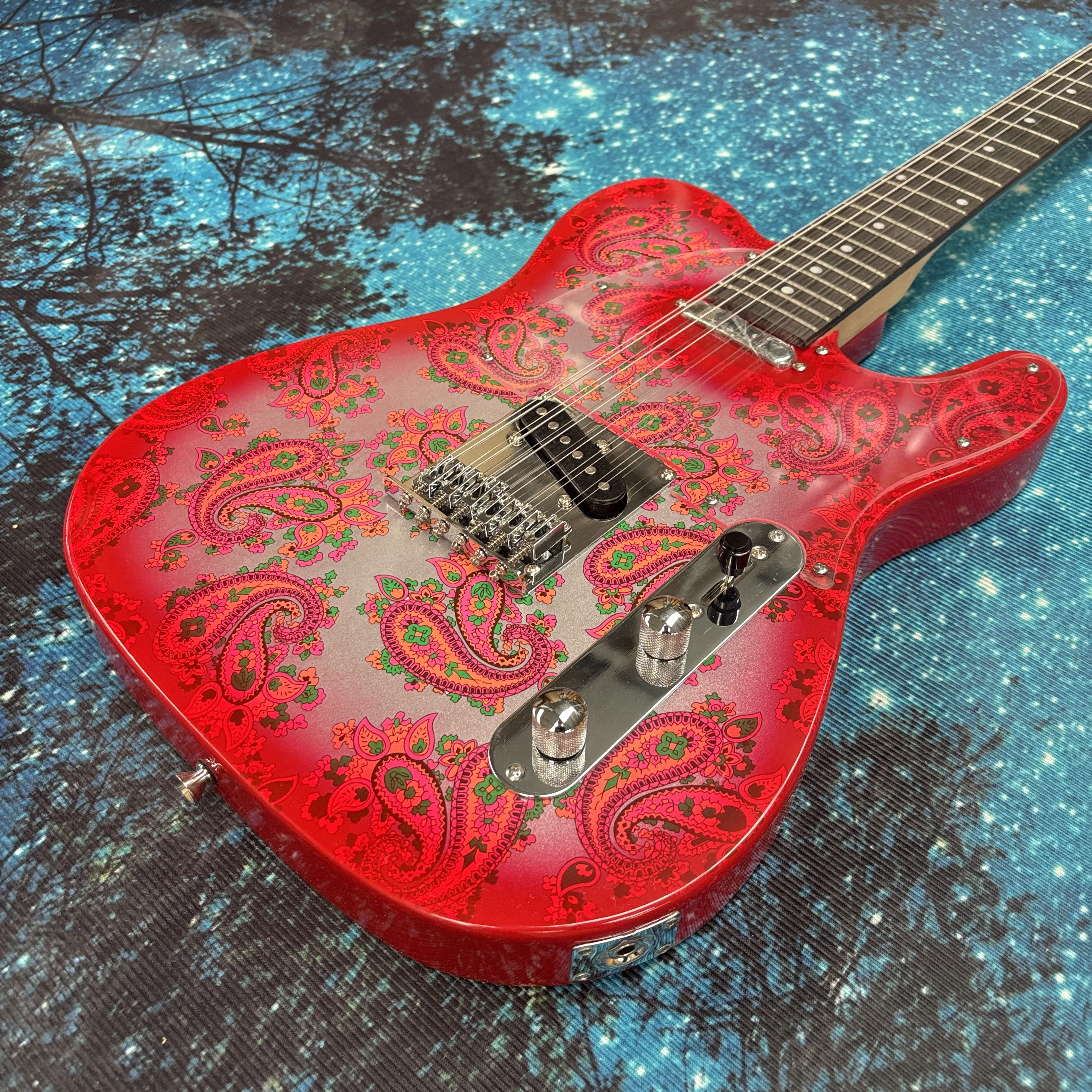 12-string red electric guitar, plug-in maple neck guitars, rosewood fingerboard 22-fret electric guitarra