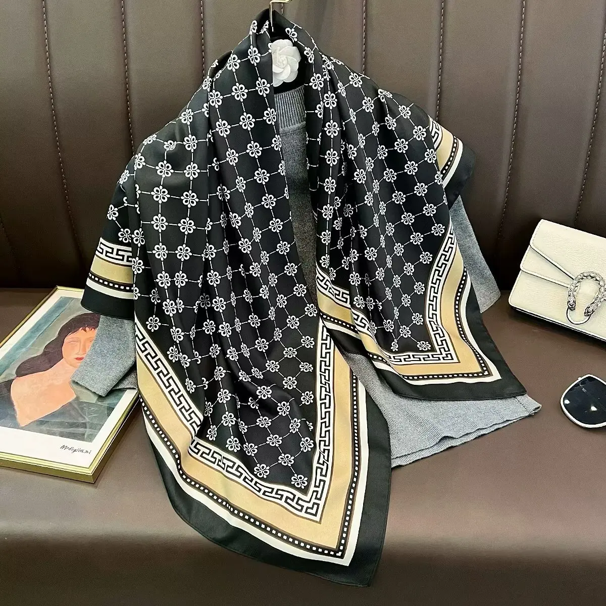 

Роскошный квадратный шелковый шарф 70 см, женский атласный шарф с цветочным принтом, небольшой шейный шарф, модный платок, бандана, шаль, хиджаб