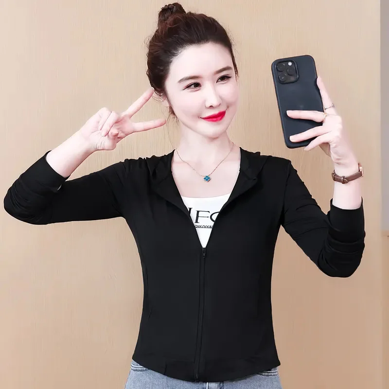 Ice Silk Sun Protection Clothing Coat Women 2025 Summer New Thin Sunscreens Jacket Female Hooded High Waist Short Outwear Top