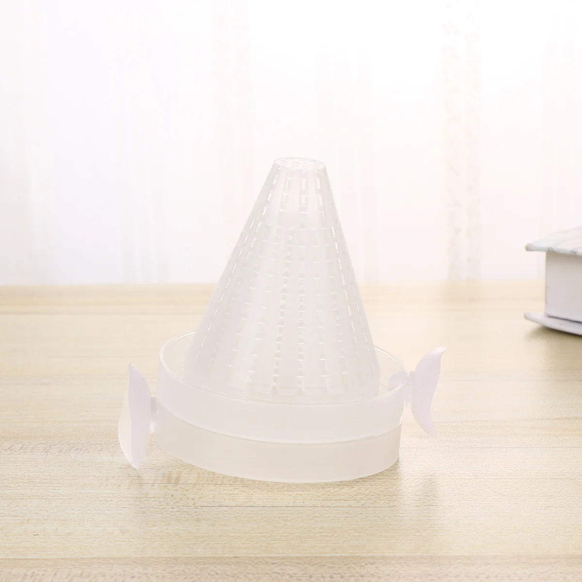 

3Pcs Automatic Feeder Aquarium Red Worm Cup Suction Cone Fish Tank Live Food Funnel Protects Small Food Removable