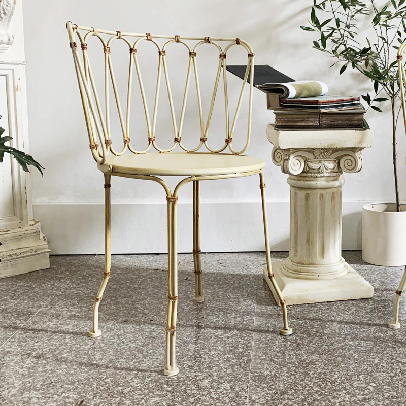 

European retro wrought iron leisure tables and chairs, hotel bed and breakfast balcony outdoor courtyard garden chairs