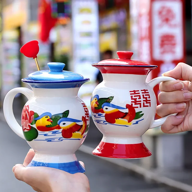 

Оптовая продажа, керамическая кружка с эмалью, кружка в ретро-стиле в форме писсуара с крышкой, подарочная коробка