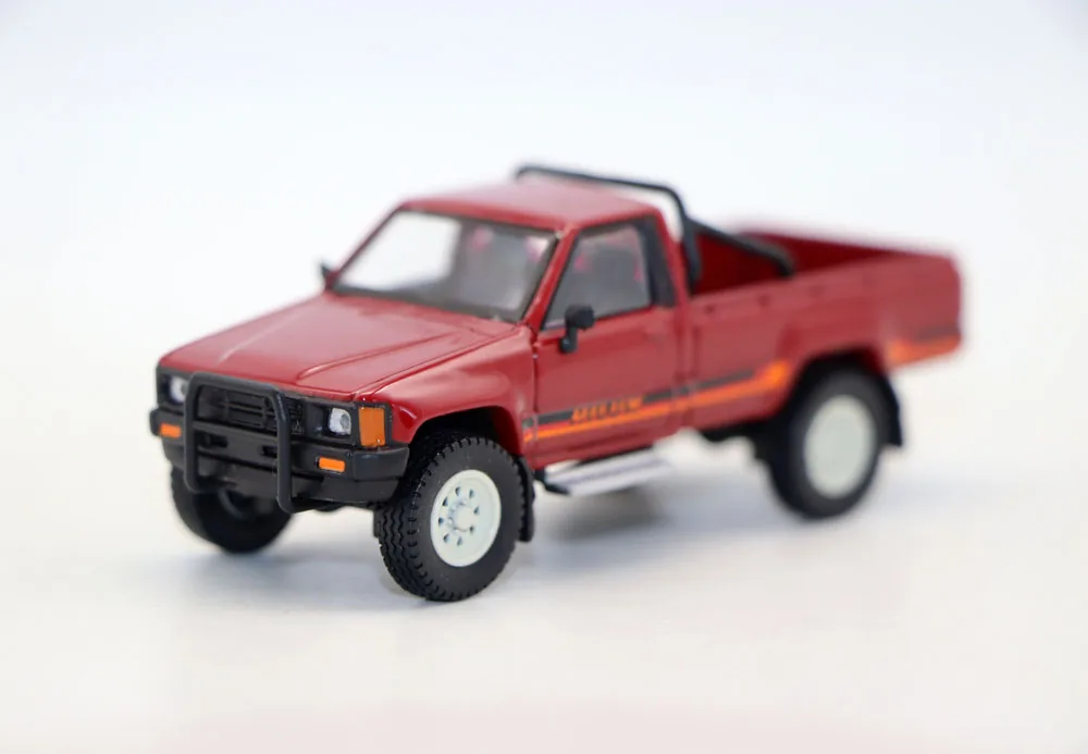 

New PARA64 1:64 1984 Hilux Pickup Truck Single Cab Diecast Simulation Alloy Toy Car Model for Collection Gift