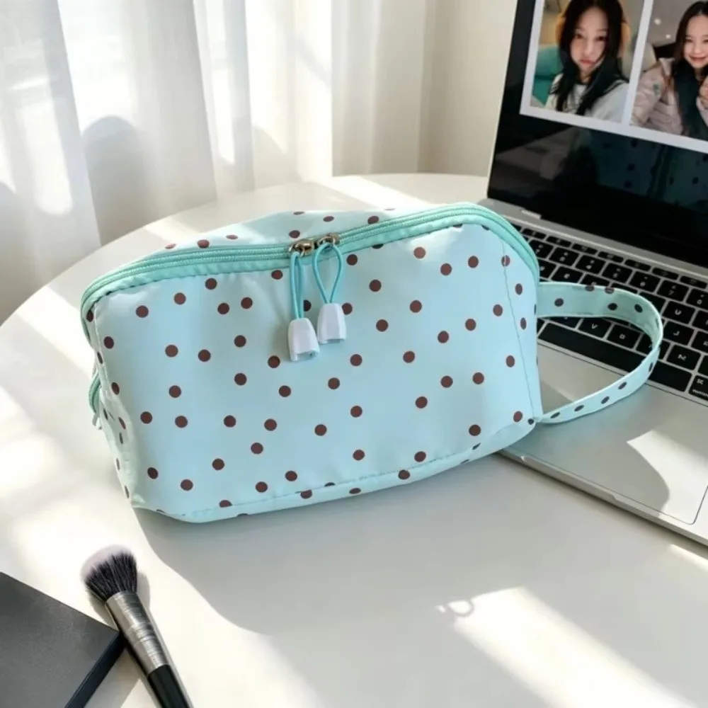 Handy Large Capacity Makeup Bag Multiple Partition Handheld Toiletry Bag Polka Dot Portable Cosmetic Organizer Travel Use
