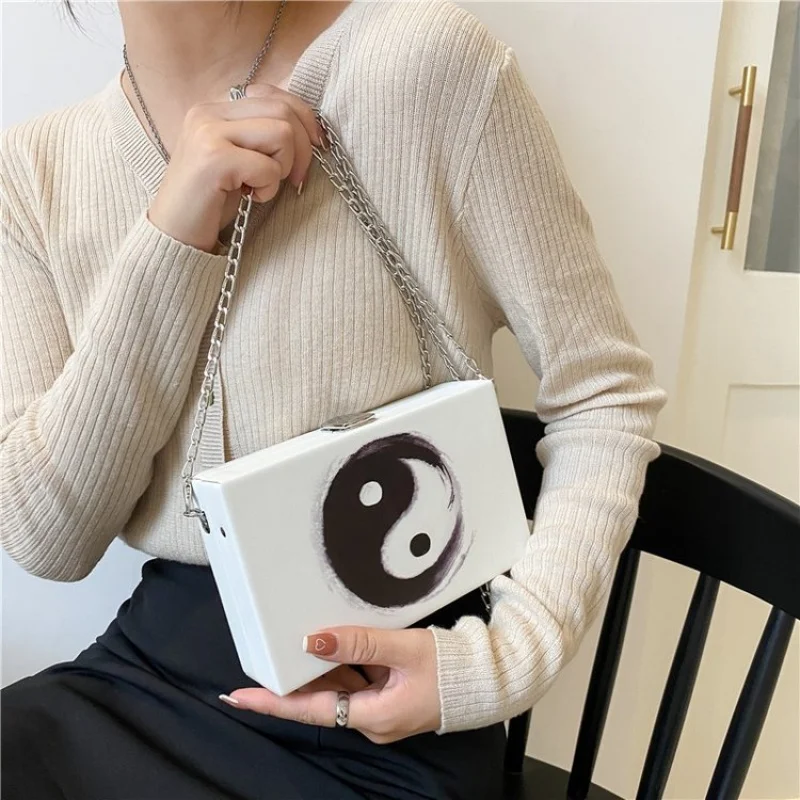 

Fashionable Leather Women's Shoulder Bag High-End Luxury Brand Trendy Design Commuter Vintage Daily Casual Bag