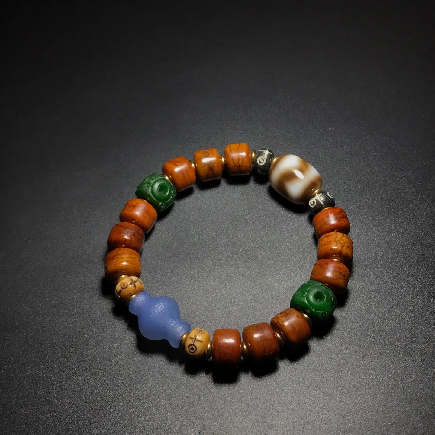 Unique Tibetan Old Agate dZi Multiple totems Tiger Teeth Beads Bracelet J0320