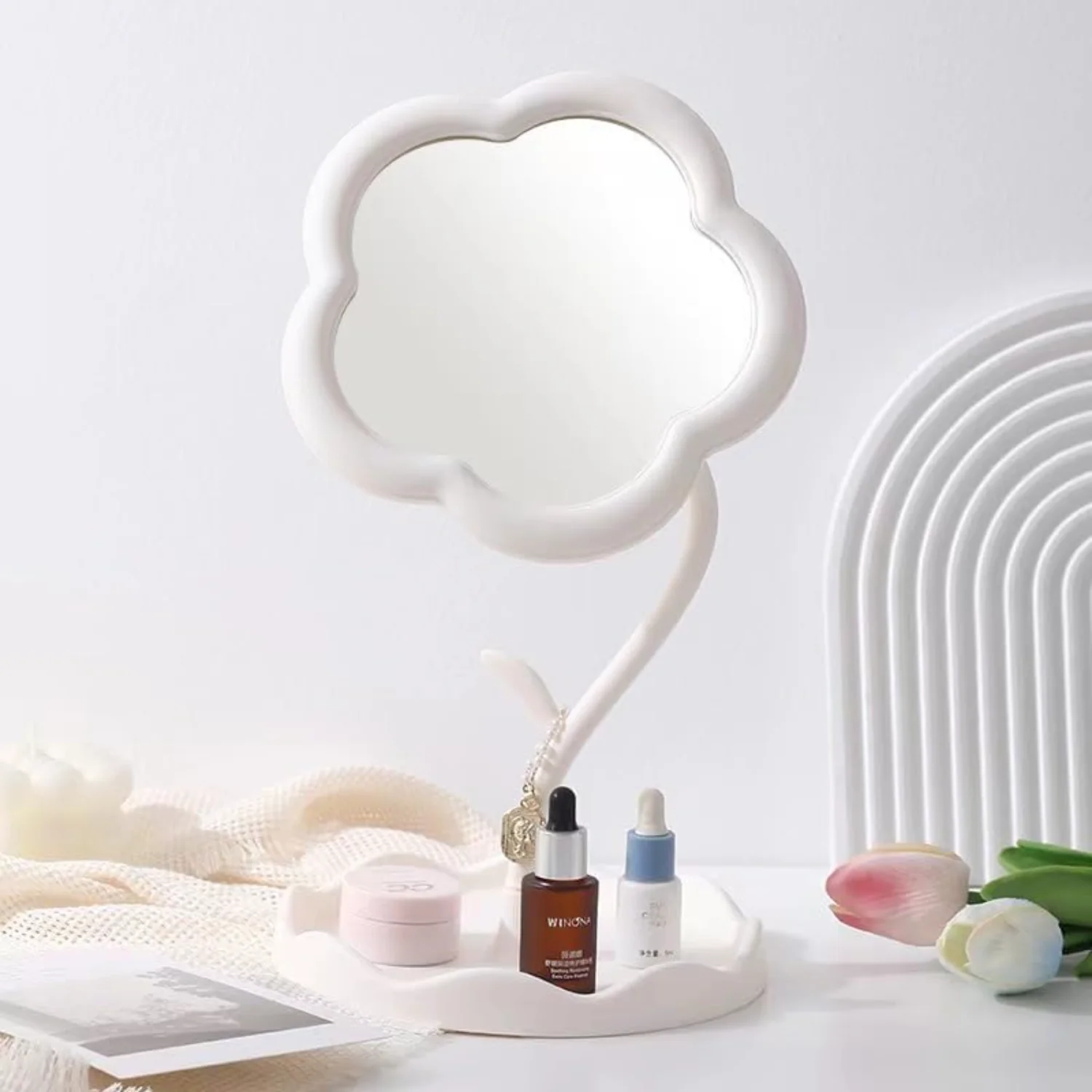 A maquiagem da deusa do girassol é giratória, destacável e a mesa é ajustável