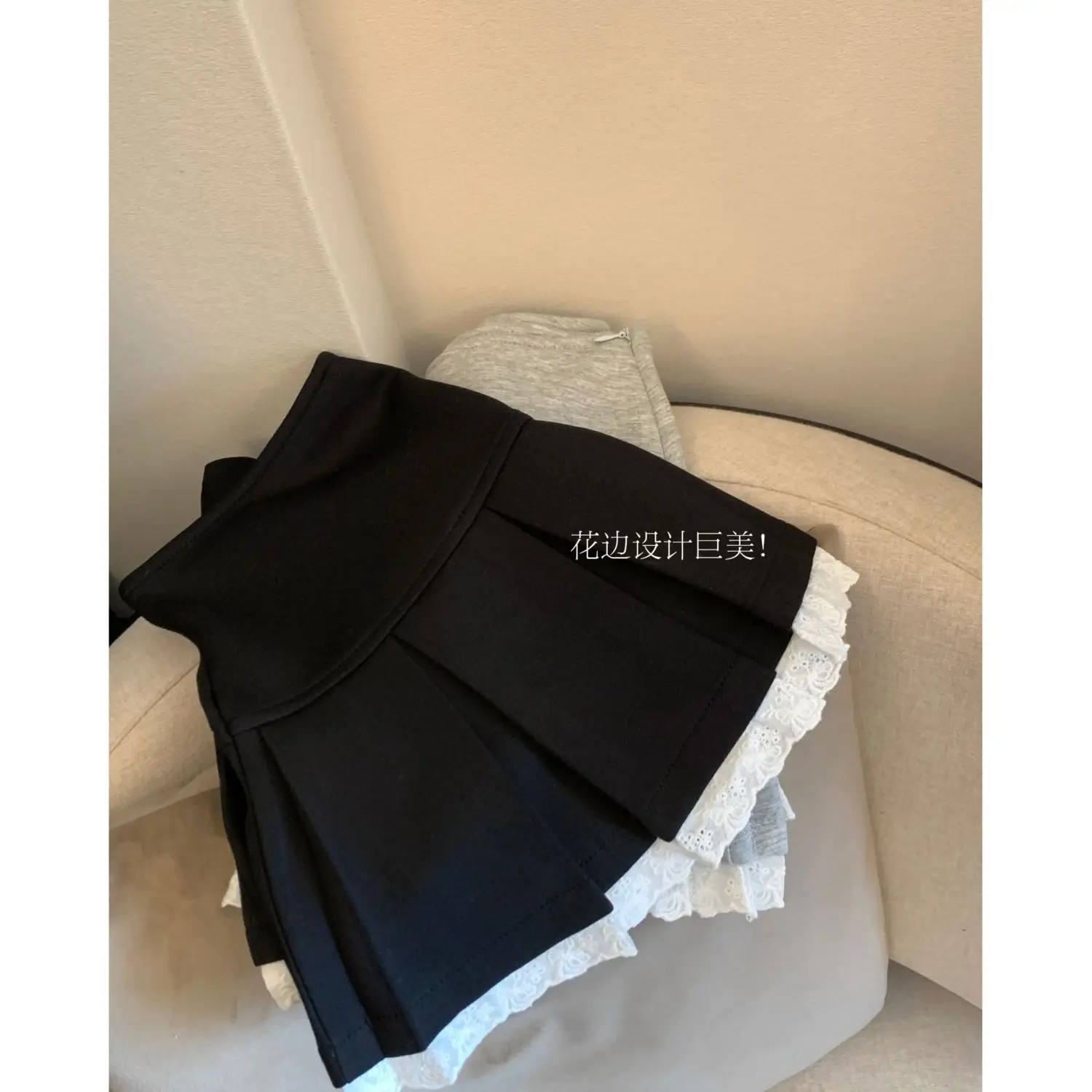 الكشكشة السوداء تنورة صغيرة المرأة الكورية المرقعة مطوي التنانير اليابانية Kawaii عالية الخصر كل مباراة ألف خط تنورة جديد