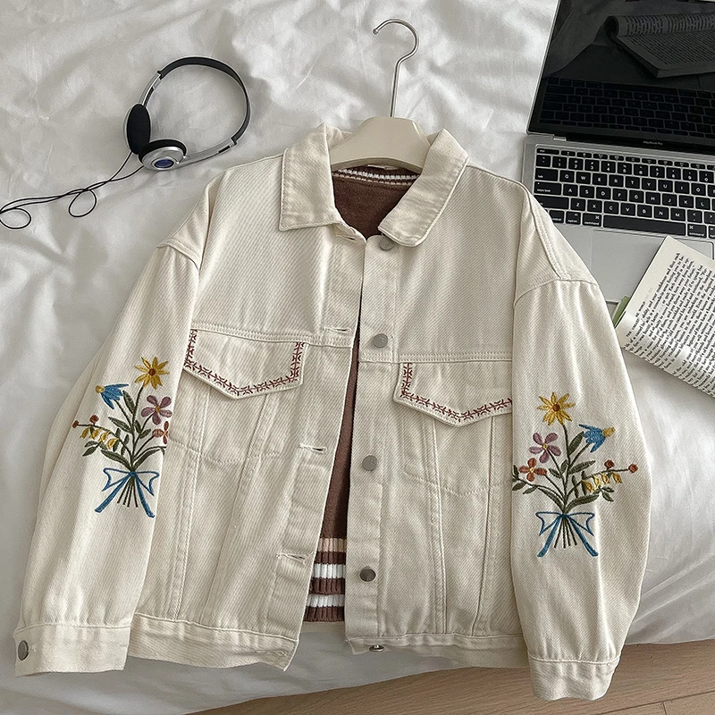 

Women Beige Denim Jackets Exquisite Embroidery Floral Pattern One Breasted Loose Causal Outer Coats Versatile Lady Top Outerwear