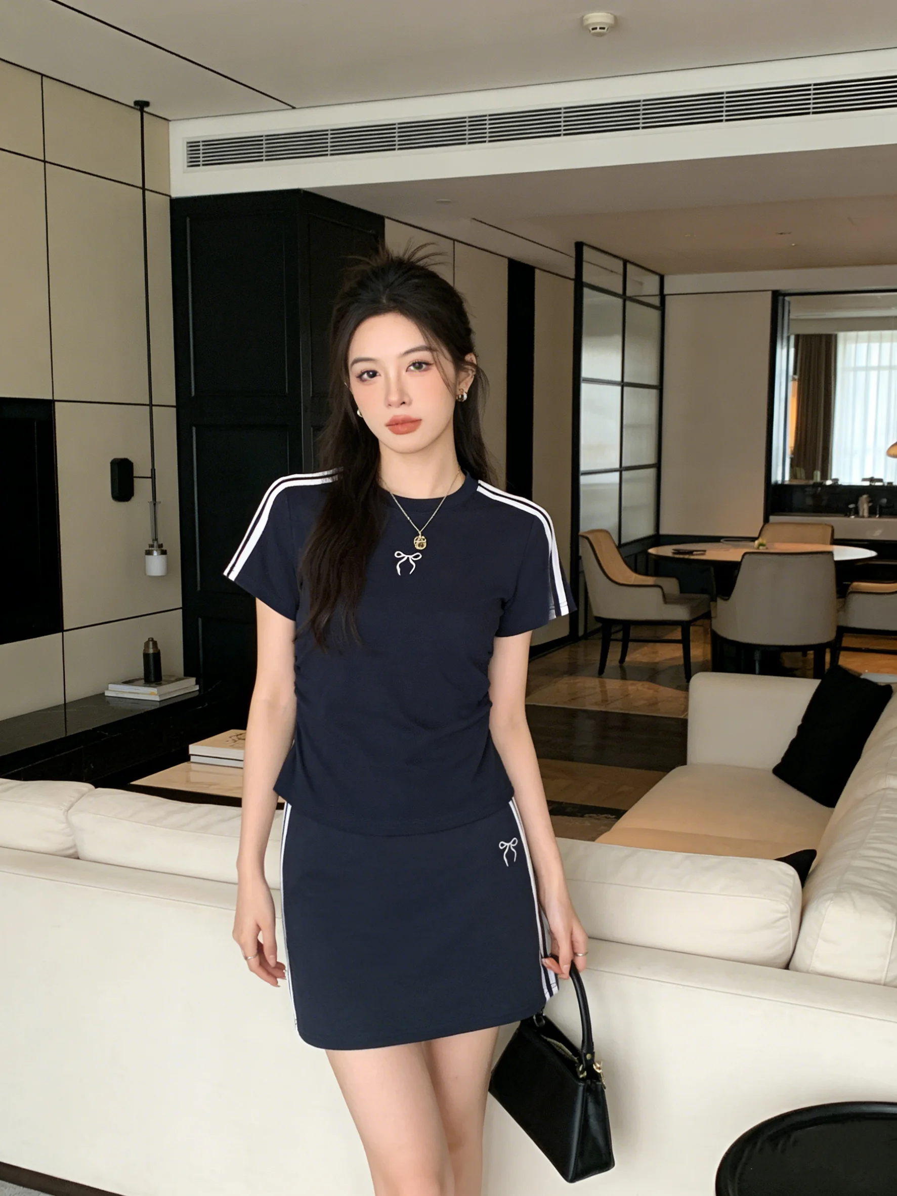 

Slimming ort T-irt And High Waist Skirt Two Piece Set in Royal Blue Vintage round Ne Striped Top And Flared Skirt