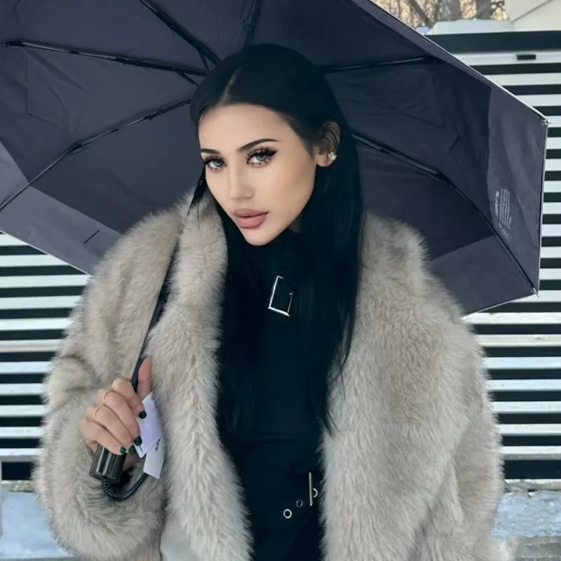 

Короткие серые свободные куртки из искусственного меха Зимний плюшевый воротник с зубчатым воротником Искусственная лиса Повседневная теплая толстая меховая куртка Пушистая элегантная роскошь