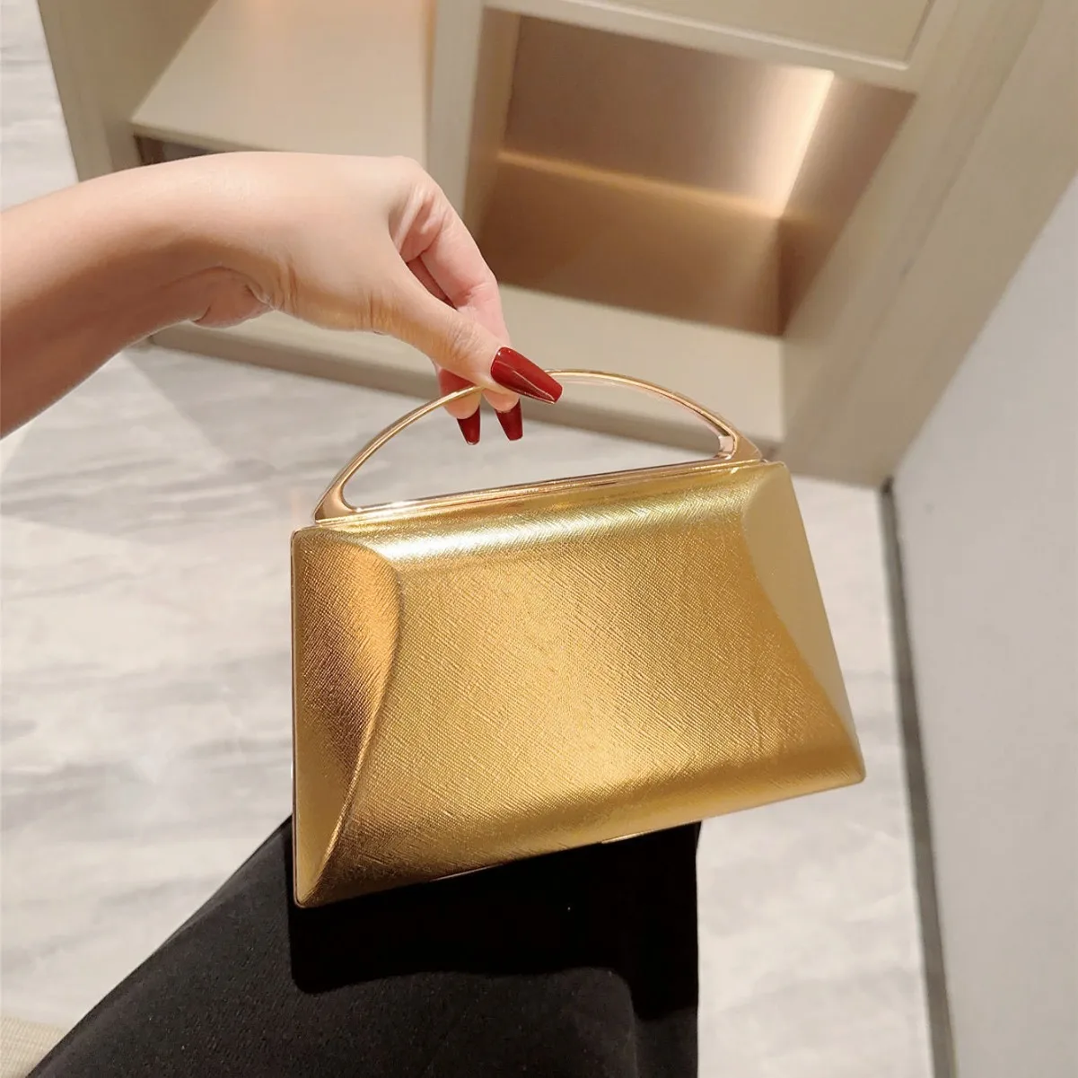 

Unique Geometric Shape Handbag Noble Temperament Chain Crossbody Bag Luxury Lady Top-Handle Bag Female Evening Party Clutch Bags