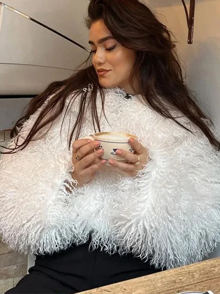 HH 2024 المرأة فو الفراء اقتصاص معطف موضة الشتاء فضفاضة طويلة الأكمام سترة قصيرة الإناث الشارع سميكة الدافئة ملابس خارجية