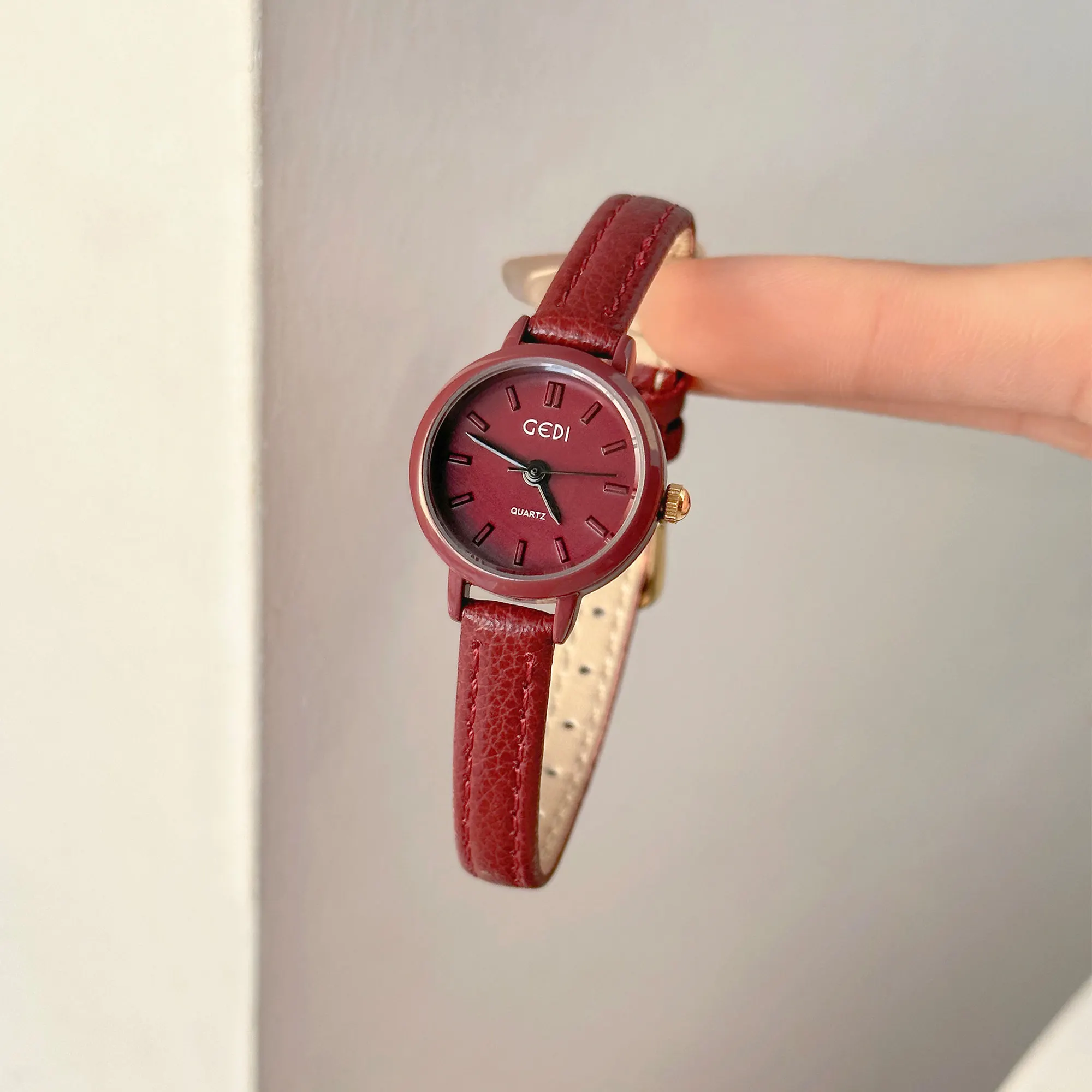 2026 New Arrival Red Series Watch Luxury Fashion Brand Quartz High-Level Leather Watch Gift Accessories for Women