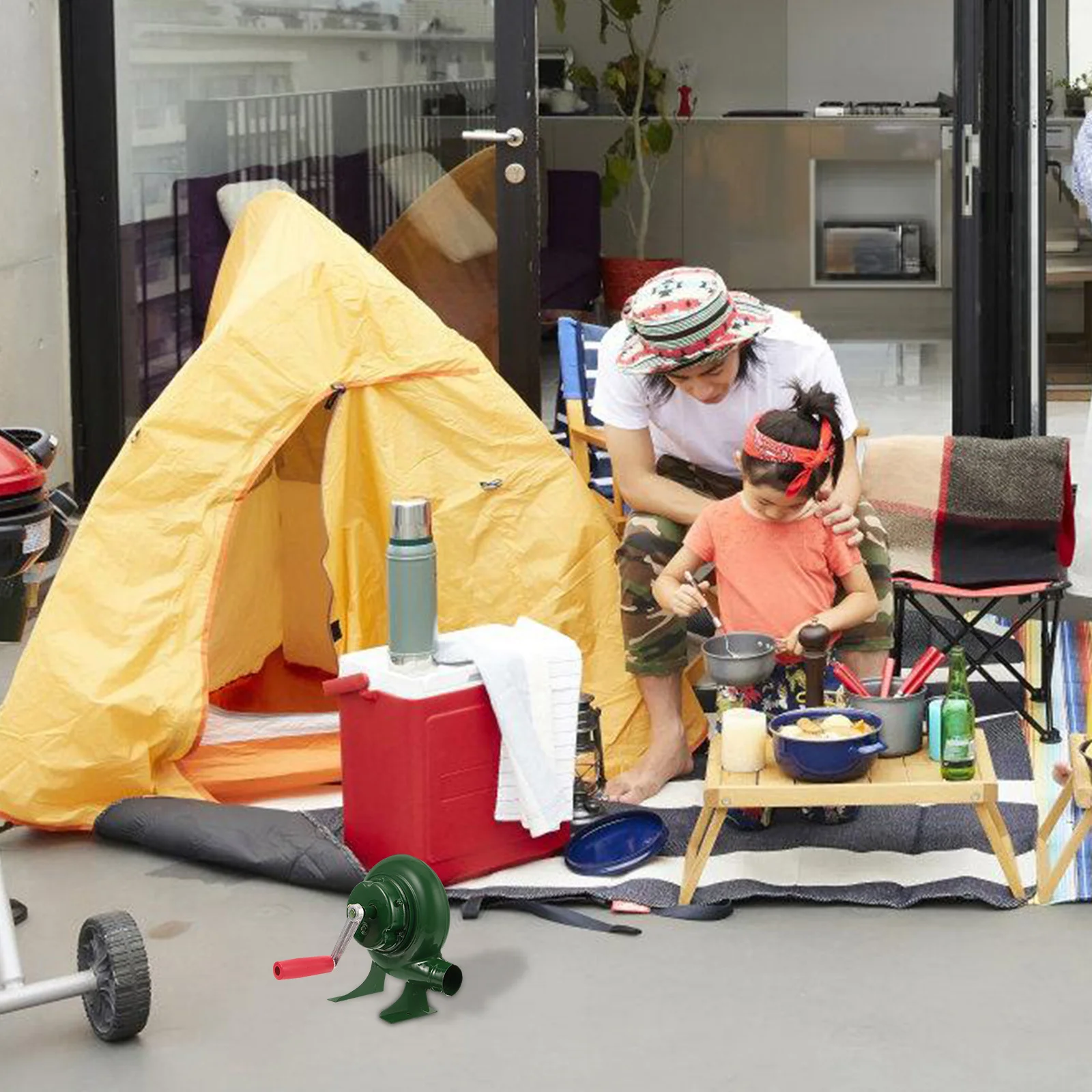 

Hand Crank Blower Fan Mini Outdoor BBQ Fireplace Camping Tool 200W Portable Hand Blower Sturdy Iron Material Easy Carry