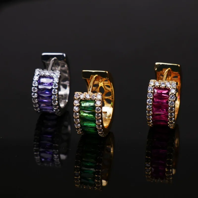 

Простые и универсальные полые уши, незаменимые серьги для повседневного подбора, легкая роскошь, модно и щедрые,