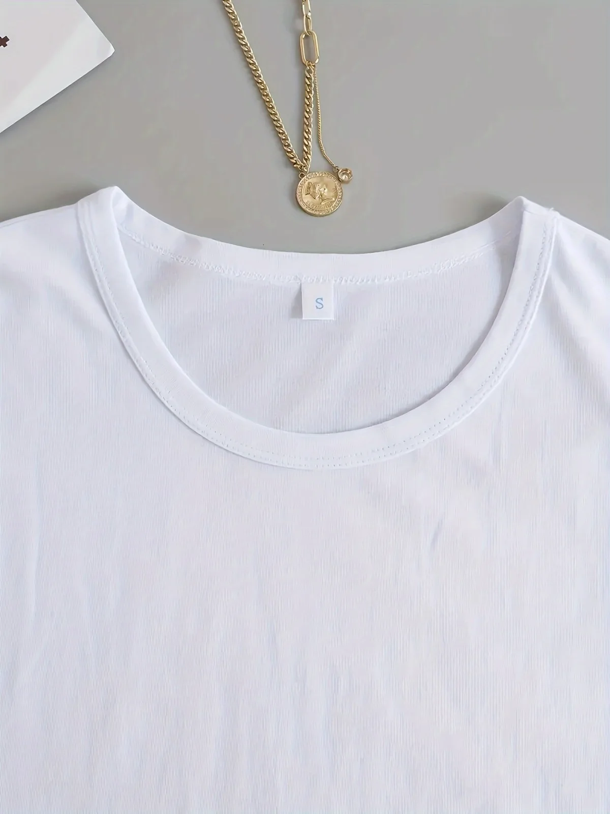 Camiseta informal de algodón con estampado de letras para mujer, camiseta informal de moda con cuello redondo, manga corta, adecuada para regalos navideños