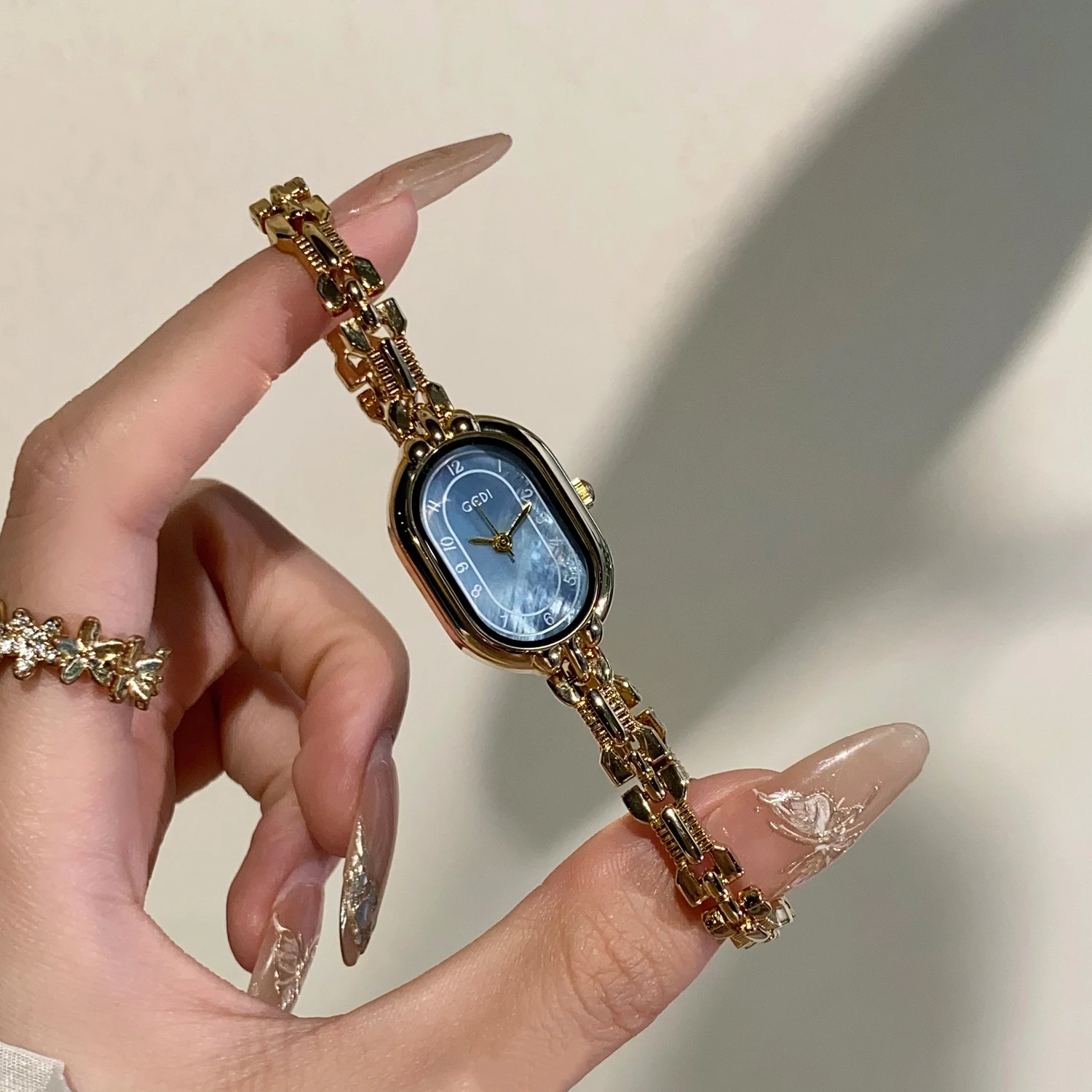 ساعات نسائية من أفضل العلامات التجارية الفاخرة ساعات يد كوارتز للسيدات موضة أنيقة سوار ذهب ساعة نسائية هدية montre فام