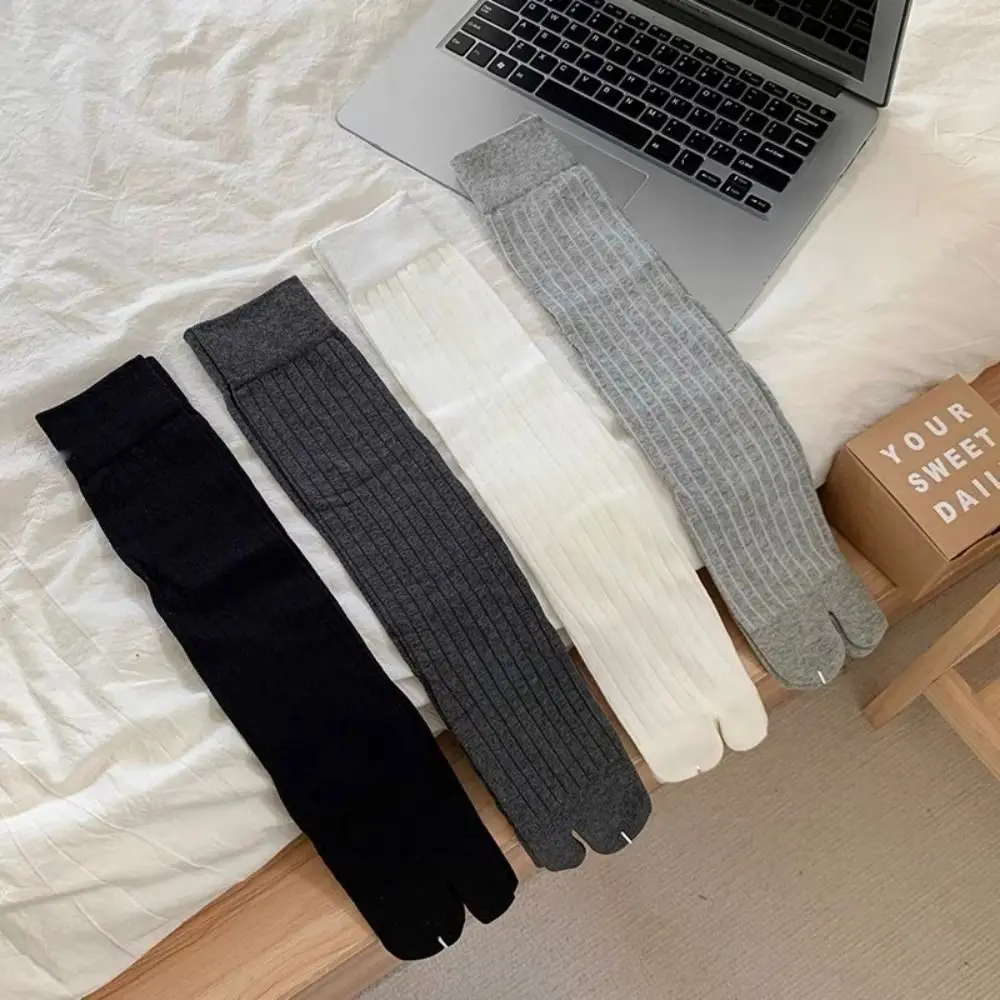 New Split Toe Socks Cotton Combed Soft Two-Toed Socks Japanese Harajuku Solid Color Women's Tabi Socks High Quality