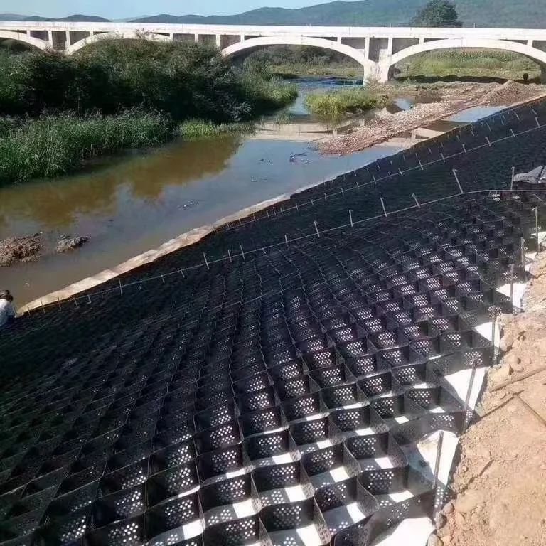 Geocellula in plastica HDPE testurizzata Geocell in plastica Geosintetica Griglia di ghiaia Sistema di confinamento cellulare Produttore di geocellule