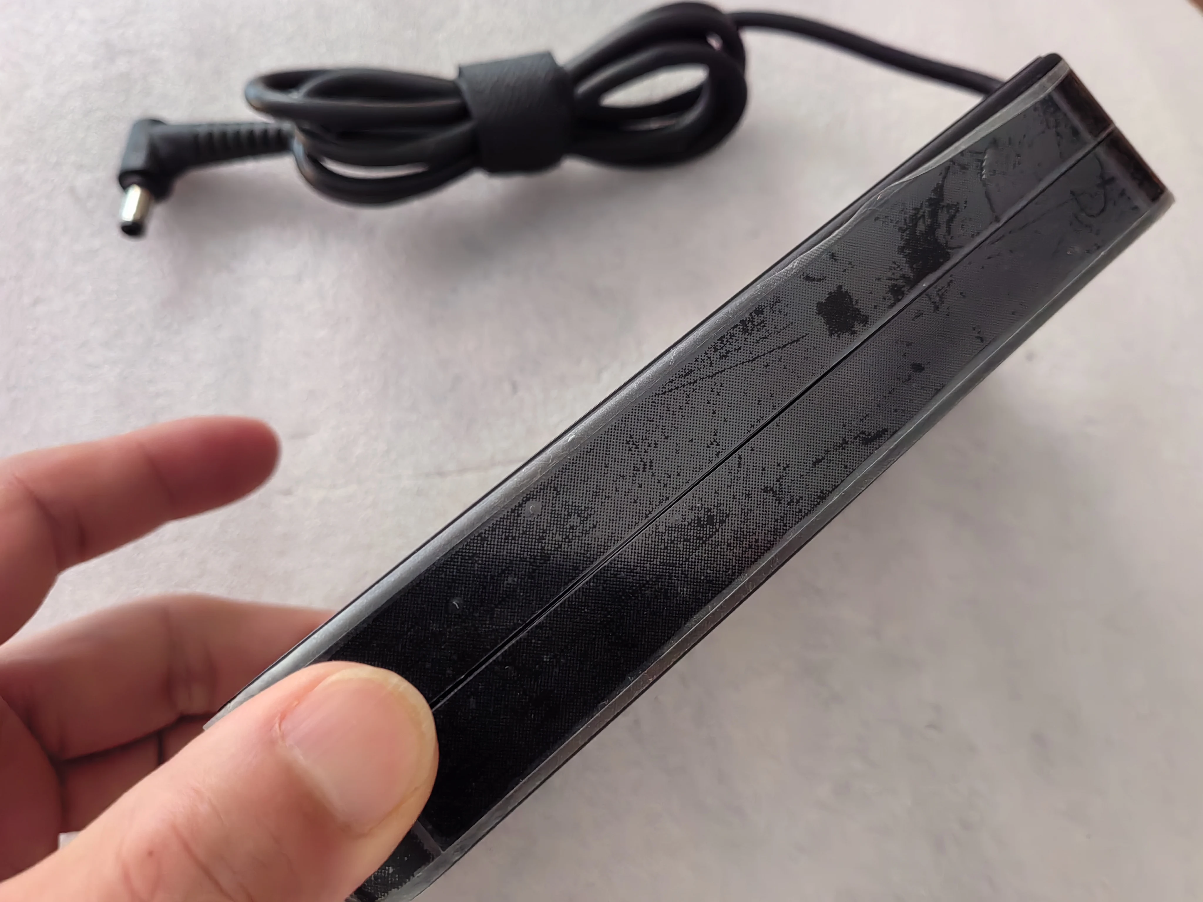 OEM Slim Delta 20V 11.5A 230W  - Pc Gaming Uk recensie en prijs