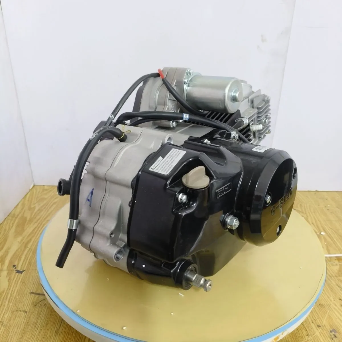 The new 110 motorcycle engine is suitable for horizontal air cooling of two-wheeler curved beam cars