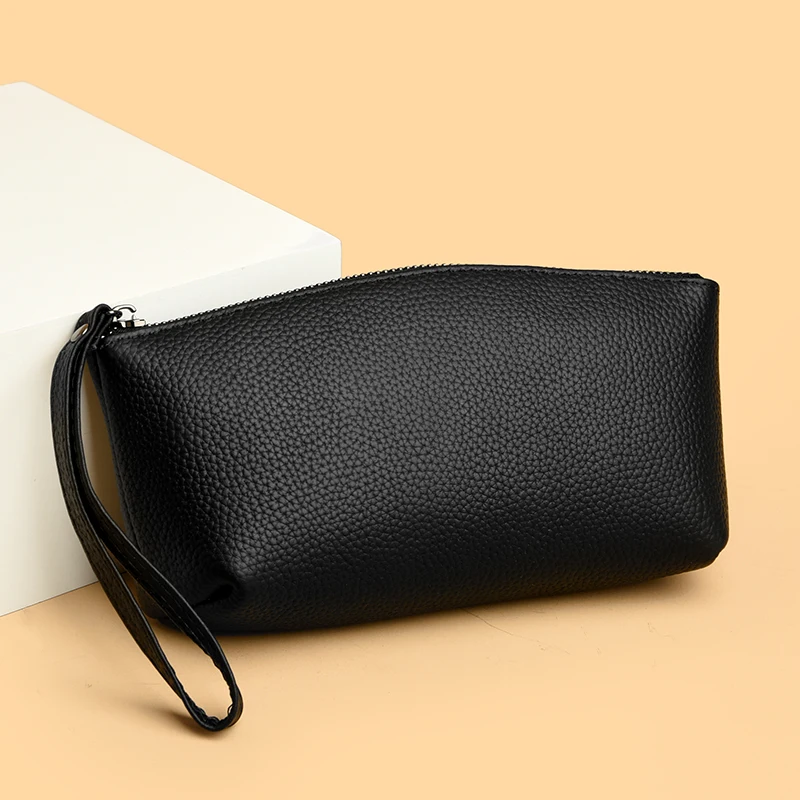 

Luxury Women's Shoulder Bag 100% cowhide, Stylish Handbag for Ladies, Spacious Tote Purse with Adjustable Strap, Trendy Design