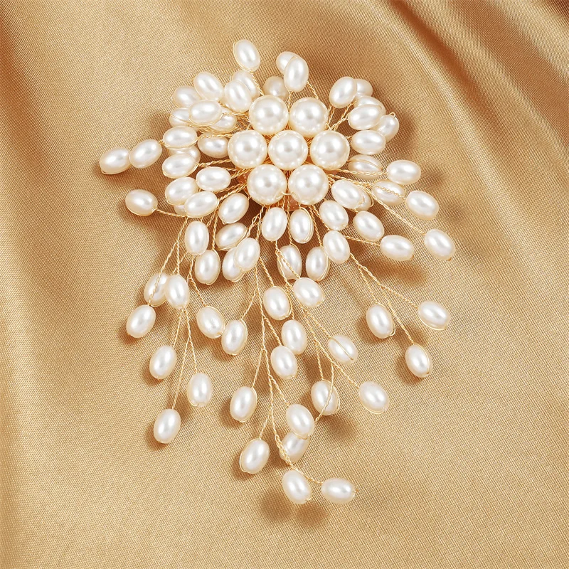 Exaggerated Elegant Pearl Flower Brooch Pin Badge For Women Girls Fashion Clothes Decoration Jewelry Gifts