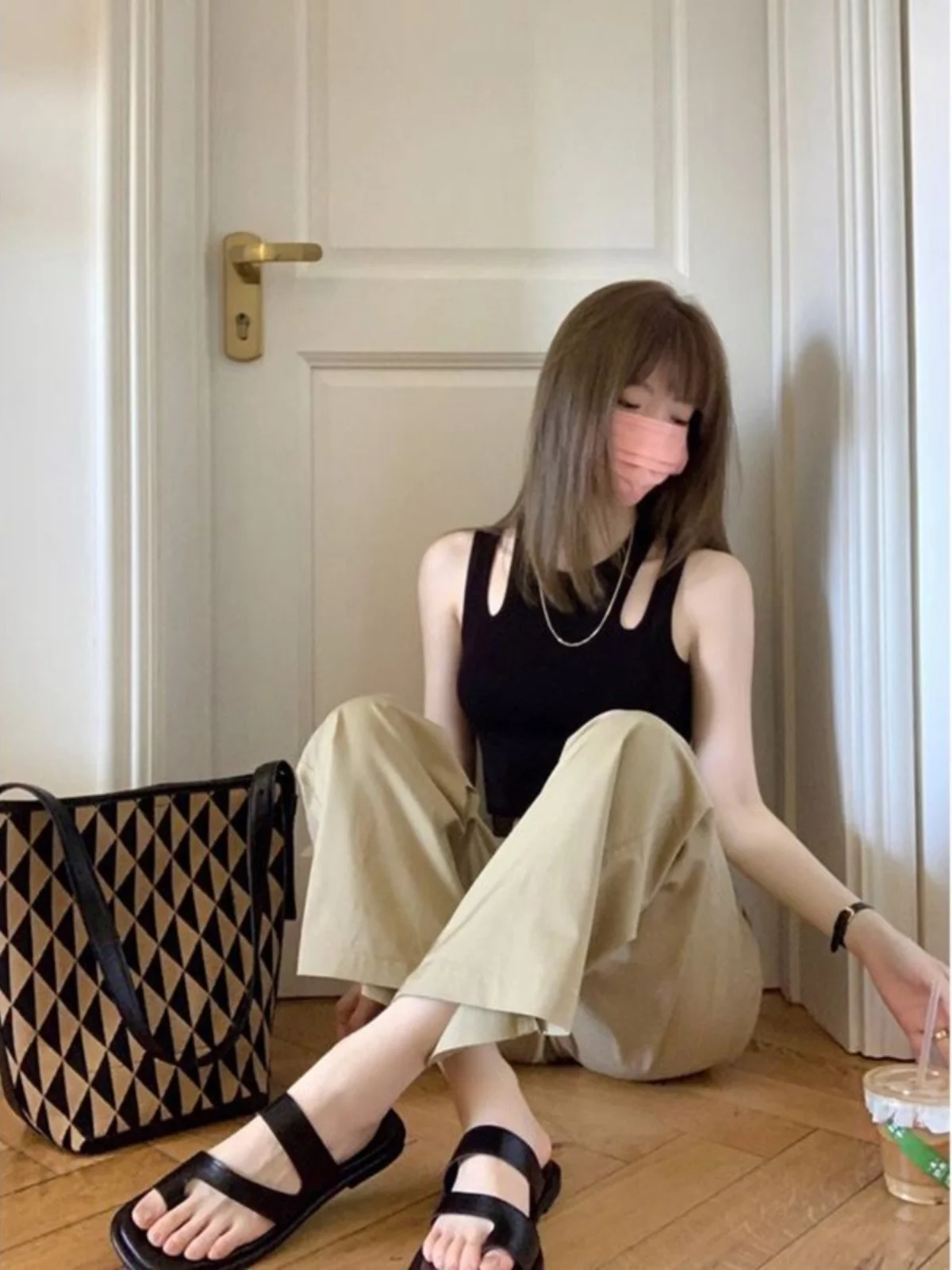 Slimming Large Size Women's Tank Top Neck Hanging Hollow out Base Shirt Summer Sexy Korean Style round Neck Sleeveless Fit 4